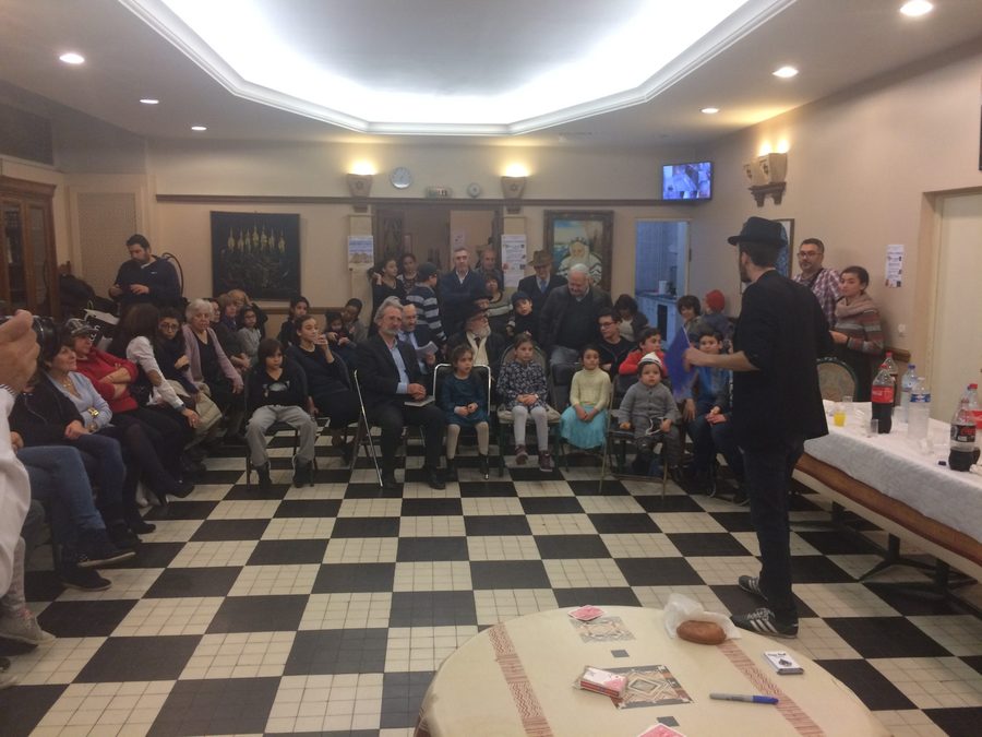 La communauté réunie à la synagogue Sidi Fredj Halimi